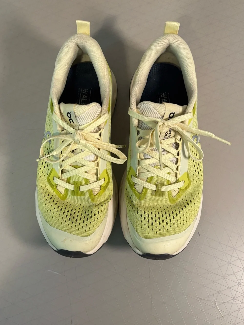 On Cloudsurfer Trail 2 in Ivory | Lime size 8 - Picture 5 of 8